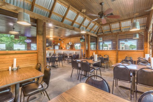 Runts BBQ: 1105 W Cherokee St, Wagoner, OK 74467